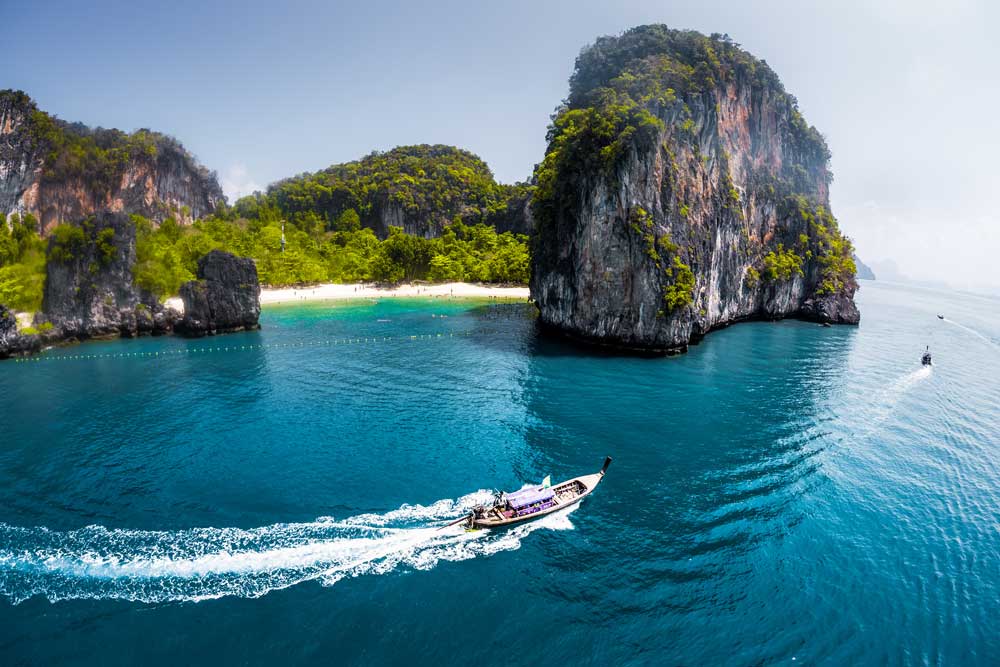 Diving with Andaman Sea Liveaboard and Dive Resorts in Thailand