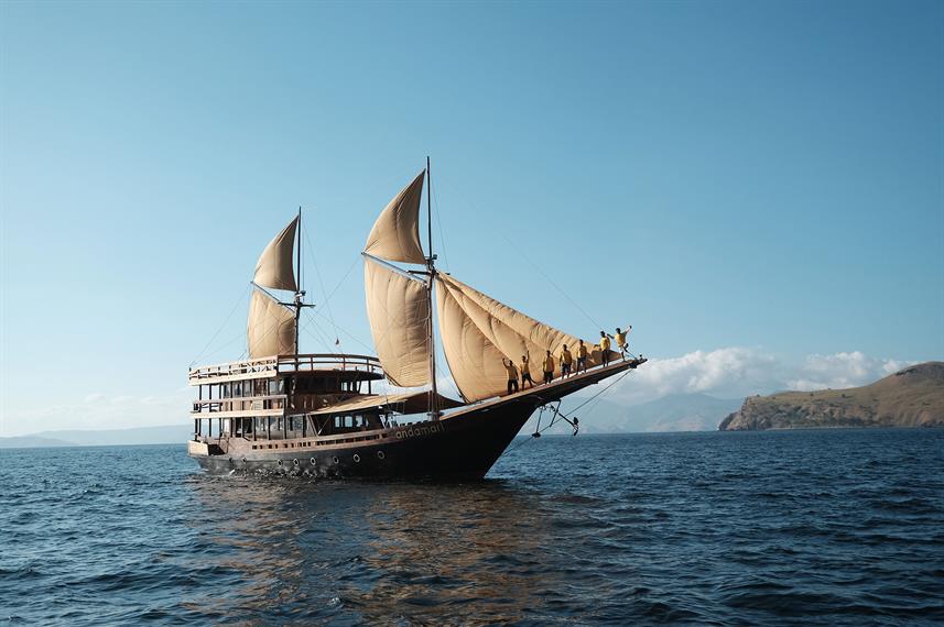 Andamari Phinisi Liveaboard